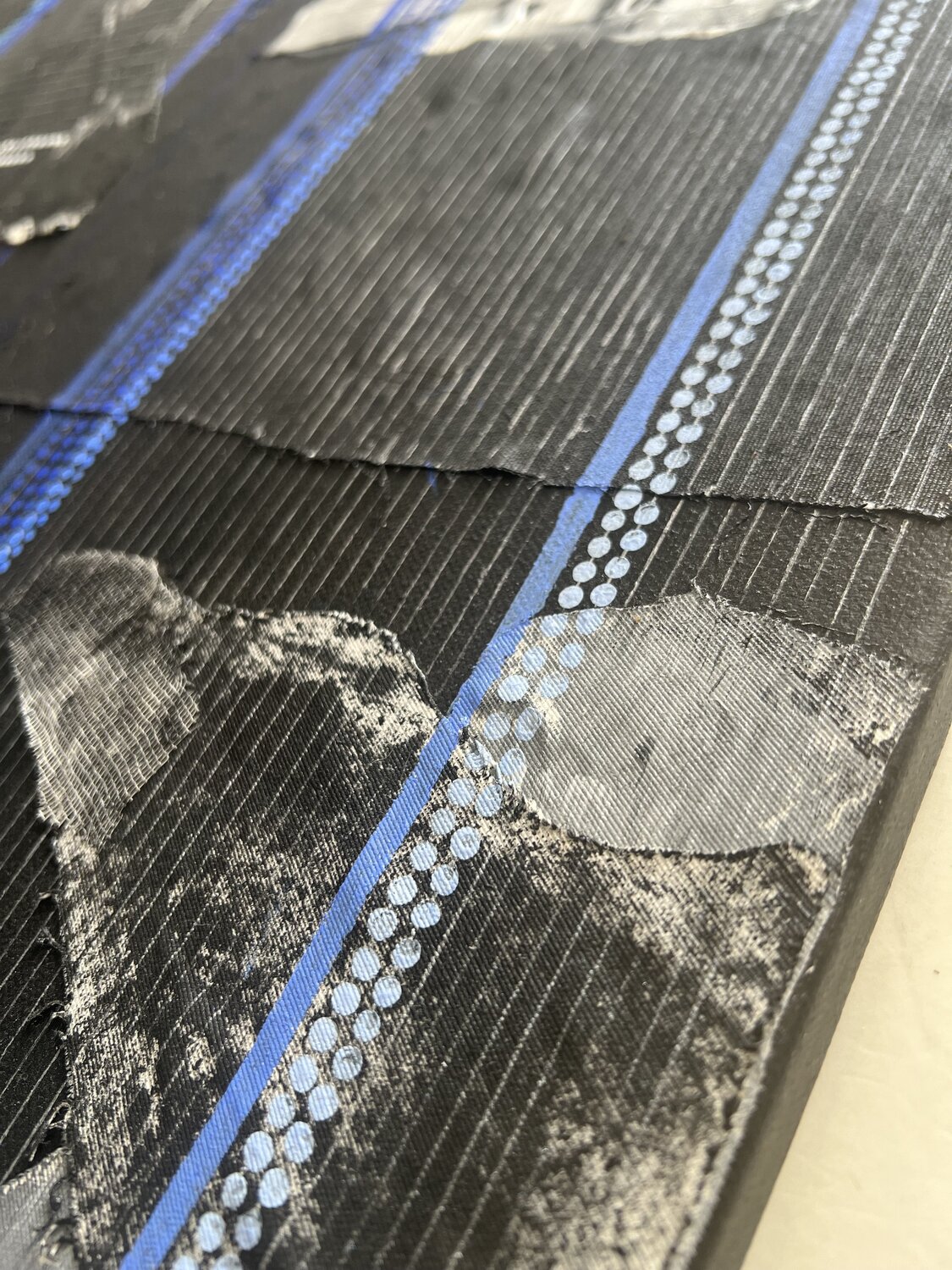 Behind the blue line — detail