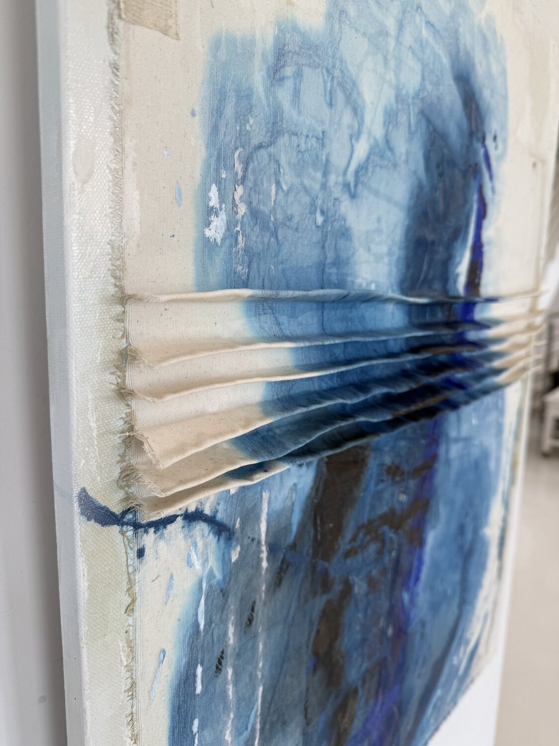 Blue in the distance — detail
