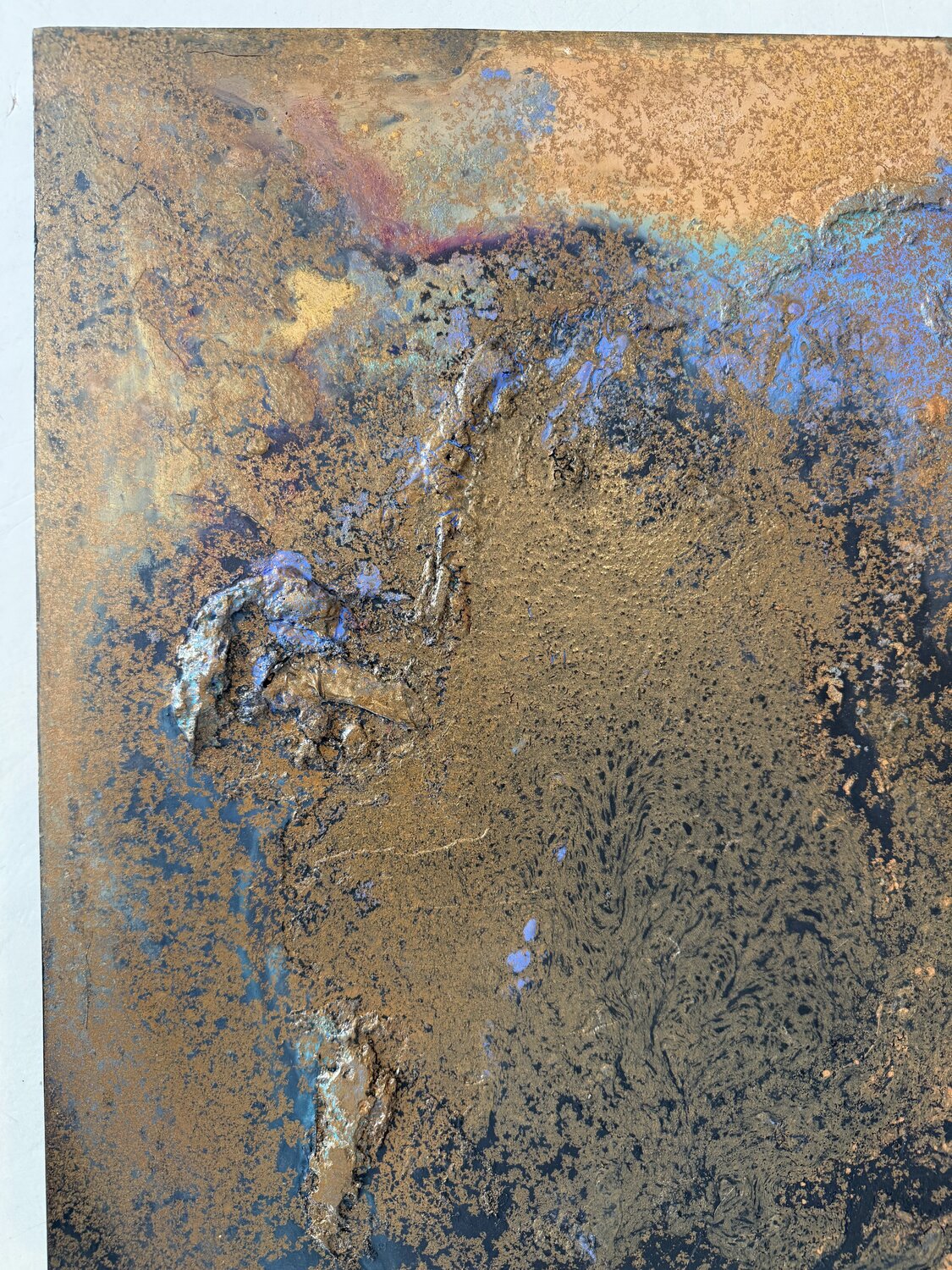 Between the lines — detail