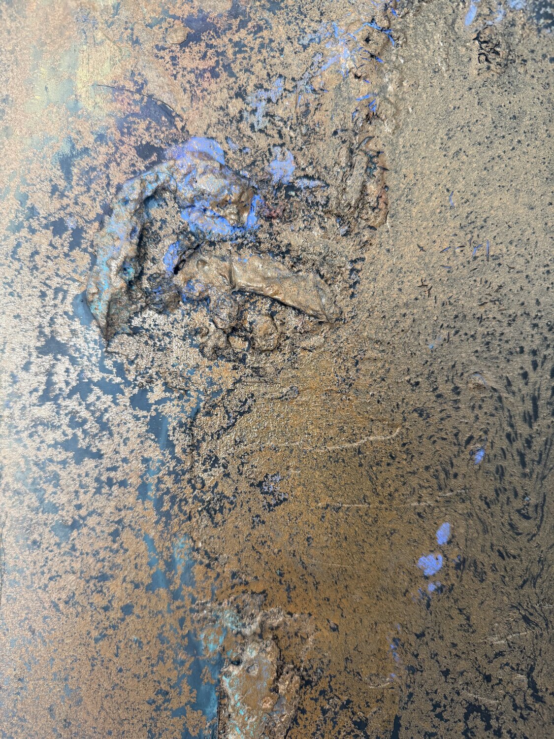 Between the lines — detail
