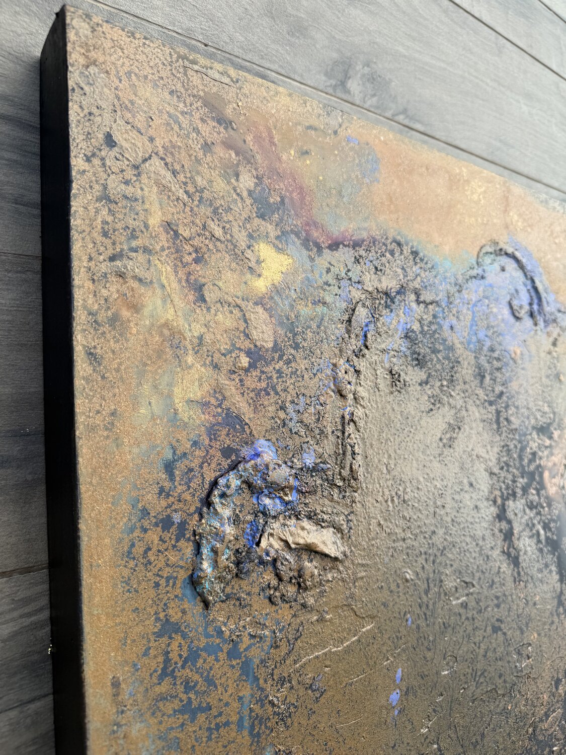 Between the lines — detail