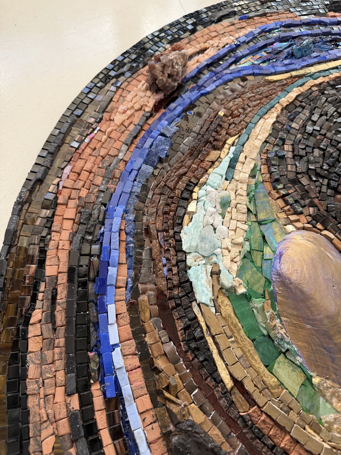 Diary of a queen — detail