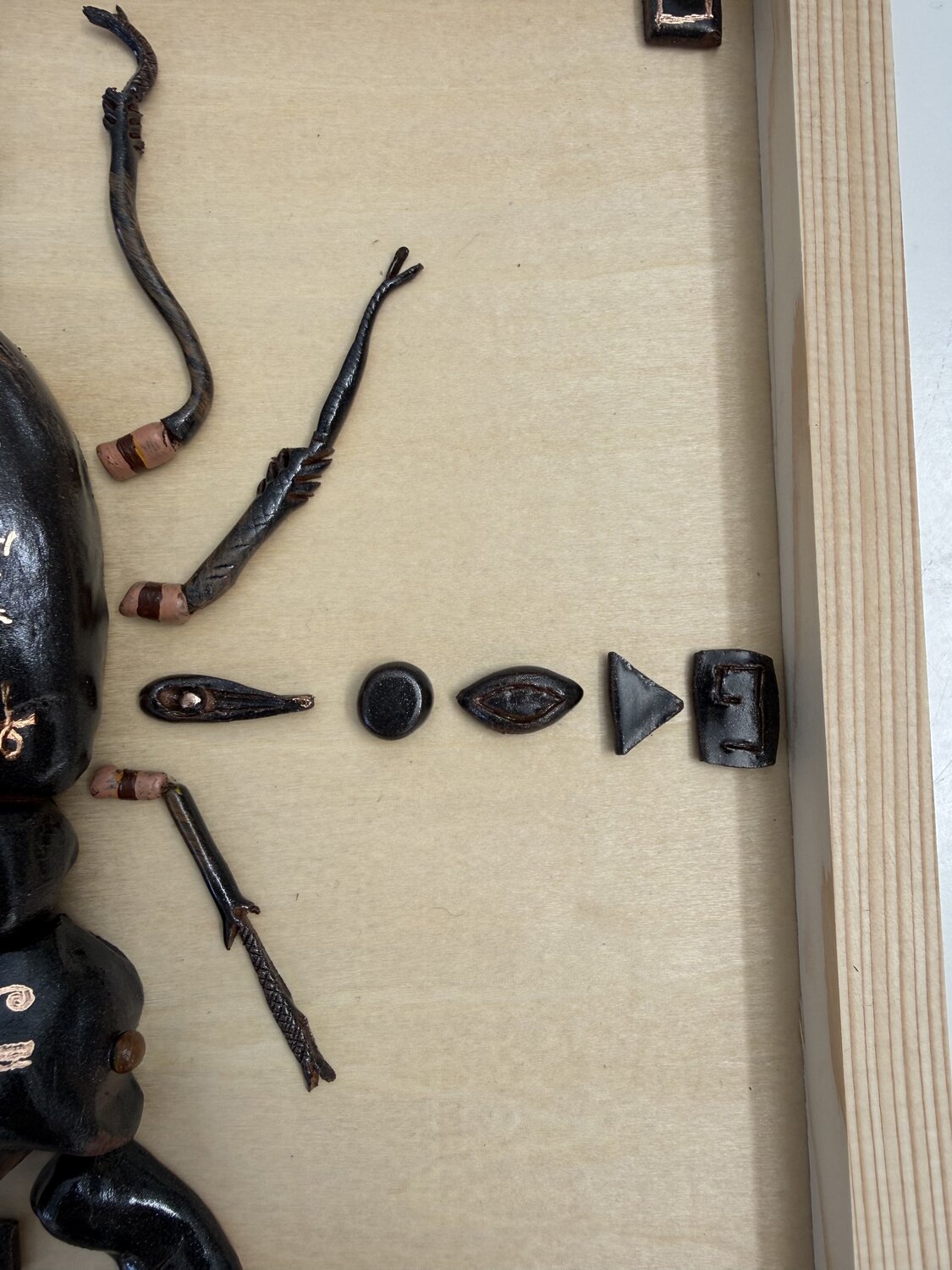 Black scarabee — detail