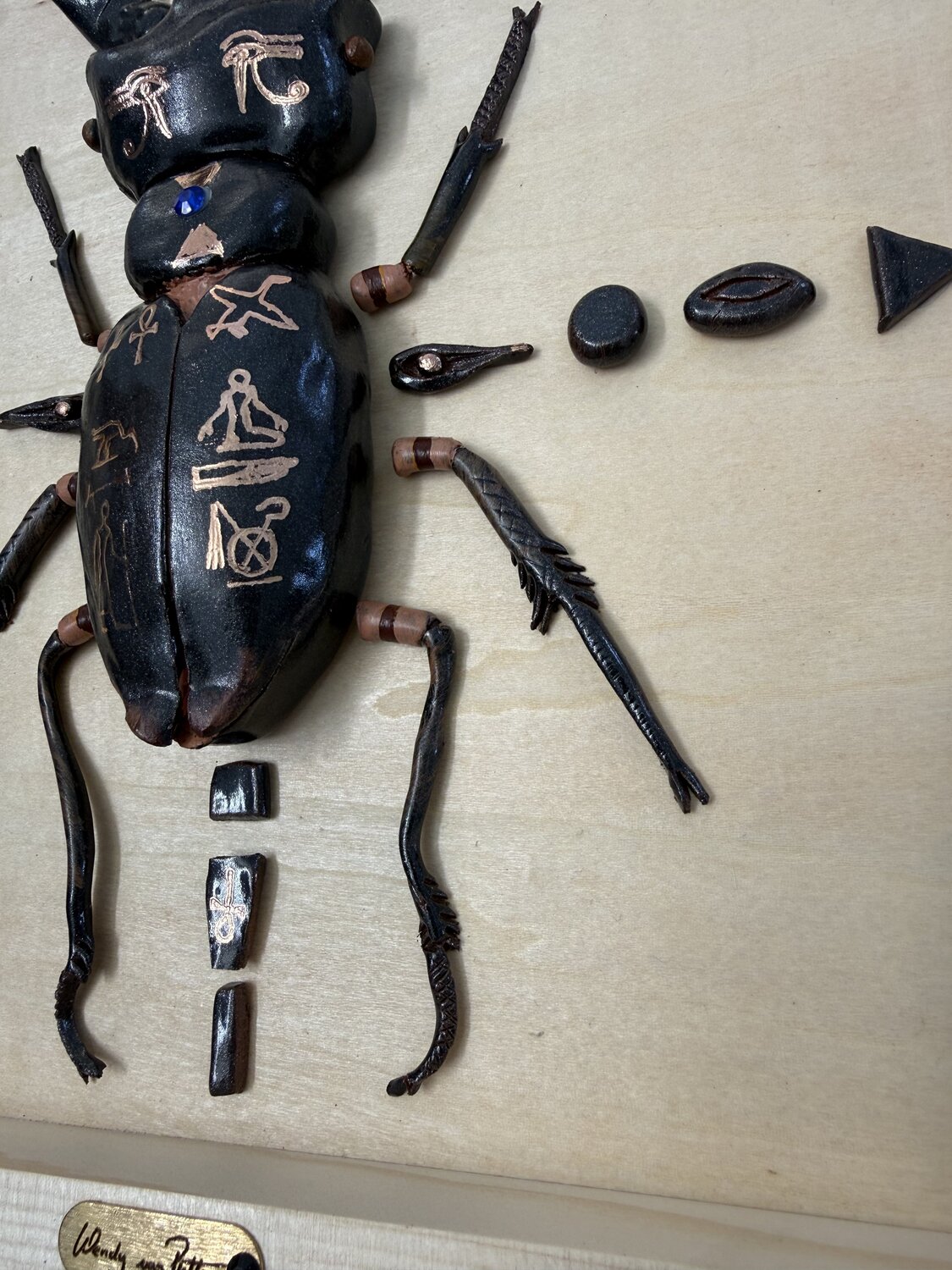 Black scarabee — detail
