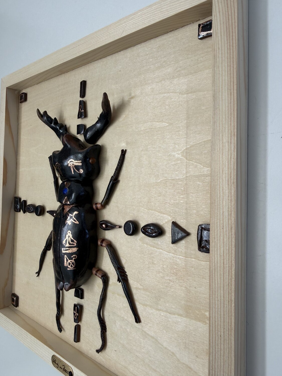 Black scarabee — detail