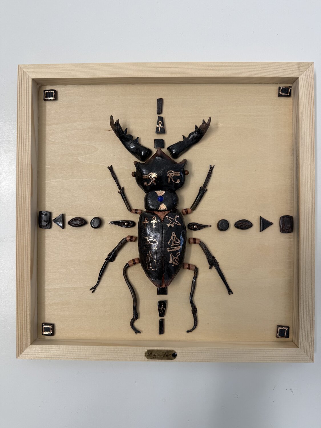 Black scarabee — detail